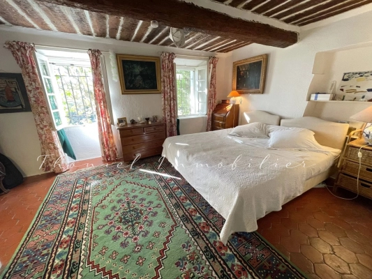 à vendre maison, villa La Garde-Freinet - PROPRIÉTÉ ANCIENNE AU CHARME EXCEPTIONNEL À LA VENTE A LA GARDE-FREINET