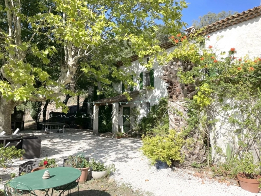 à vendre maison, villa La Garde-Freinet - PROPRIÉTÉ ANCIENNE AU CHARME EXCEPTIONNEL À LA VENTE A LA GARDE-FREINET