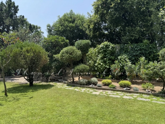 à vendre maison, villa Grimaud - Villa à la vente dans un domaine privé de Grimaud à pied des plages