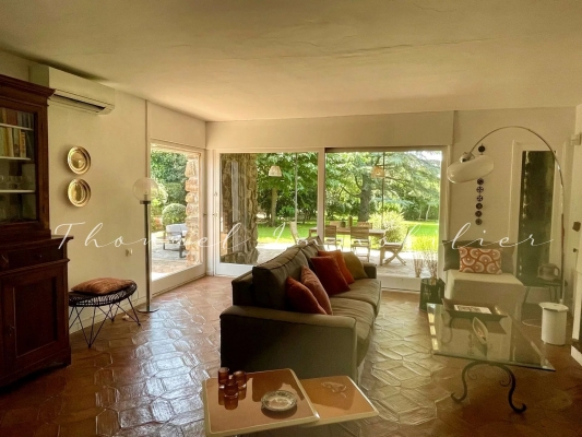 à vendre maison, villa Grimaud - Villa à la vente dans un domaine privé de Grimaud à pied des plages