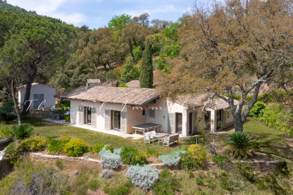 Vente maison, villa La Garde-Freinet - Propriété de charme dans la campagne