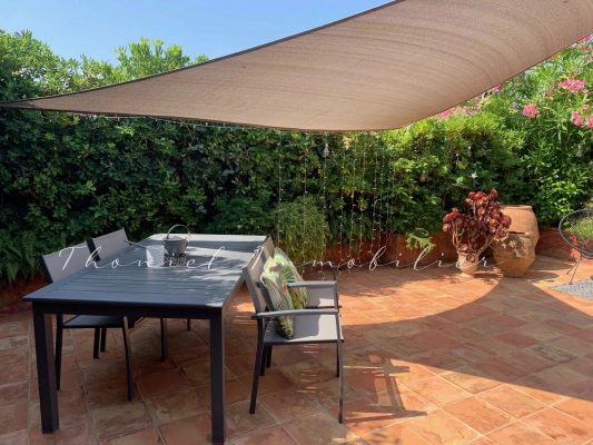 à vendre maison, villa Cogolin - À vendre proche du centre de Cogolin, jolie maison avec jardin et terrasses