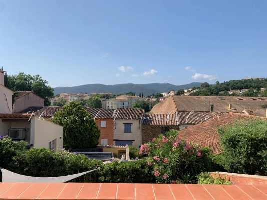 à vendre maison, villa Cogolin - À vendre proche du centre de Cogolin, jolie maison avec jardin et terrasses