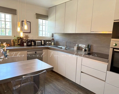 à vendre maison, villa Cogolin - À vendre proche du centre de Cogolin, jolie maison avec jardin et terrasses